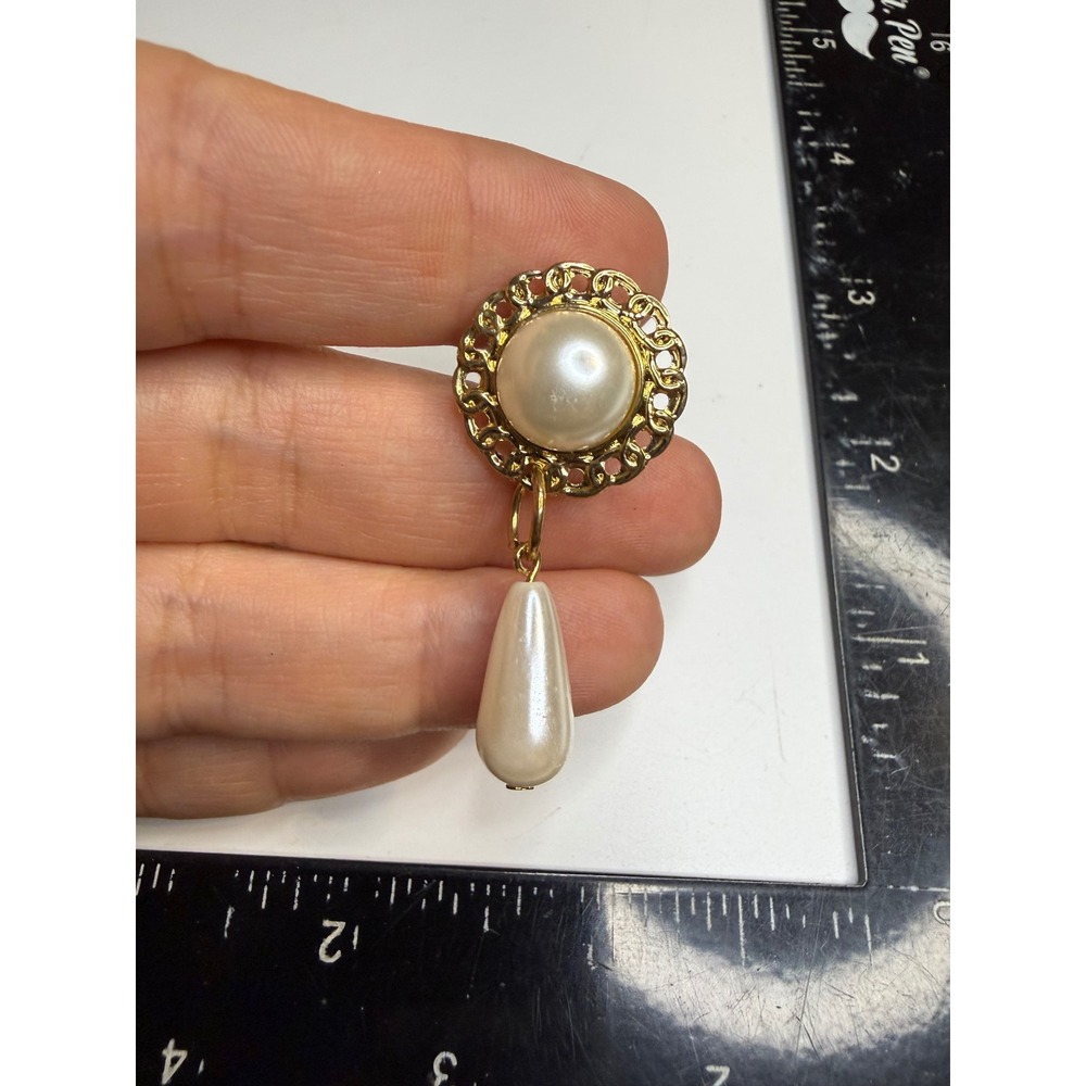 Gold Tone Faux Pearl Filigree Dangle Lapel Pin Teardrop Pearl Brooch
